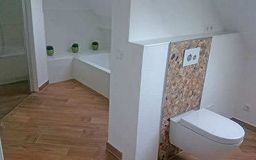 Einblick Bad - Wand WC als Raumabteiler in einer Vorwandinstallation geplant